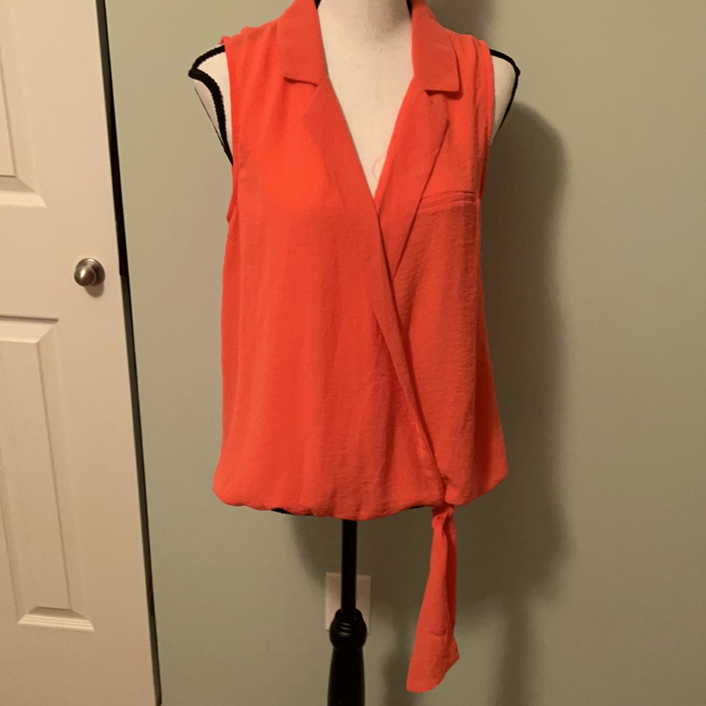 Under Skies Melon Sleeveless Top Sz M